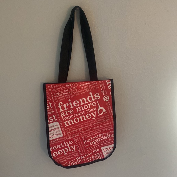 Red lulu lemon tote bag - Picture 3 of 4